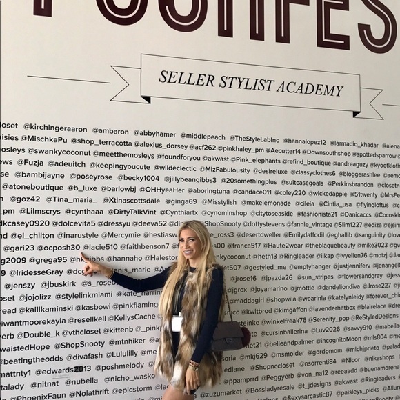 Enter for a free giveaway 🩷🩷🩷🩷🩷 - Picture 2 of 11